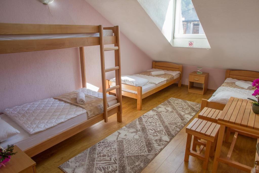 קונייץ' Grand River Apartmani & Sobe מראה חיצוני תמונה